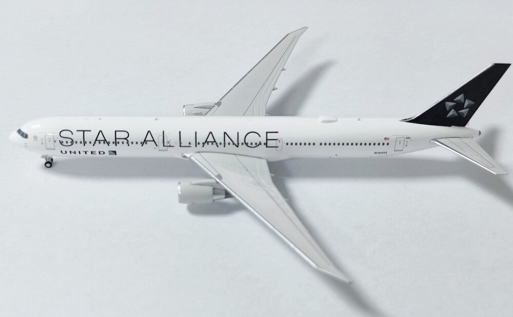 United Airlines (Star Alliance) / Boeing 767-400 / N76055 / 52362 / 1:400 elaviadormodels