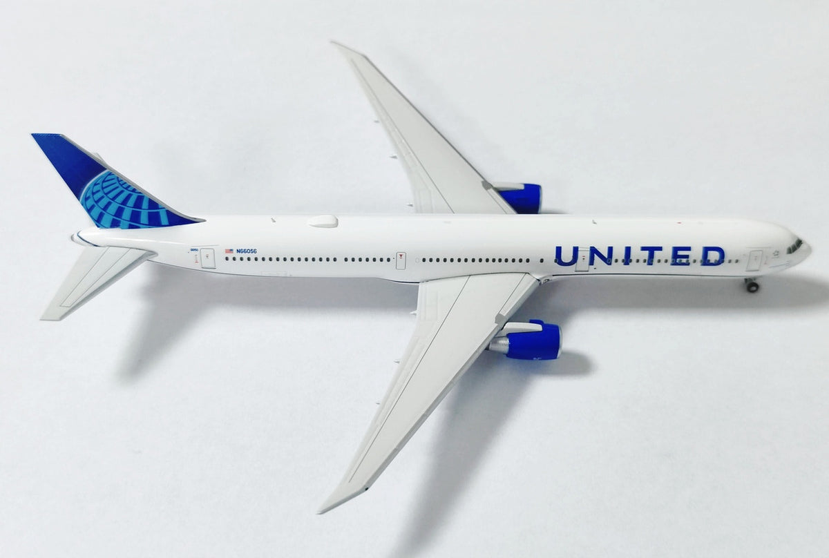 United Airlines / Boeing 767-400 / N66056 / 52363 / 1:400 elaviadormodels