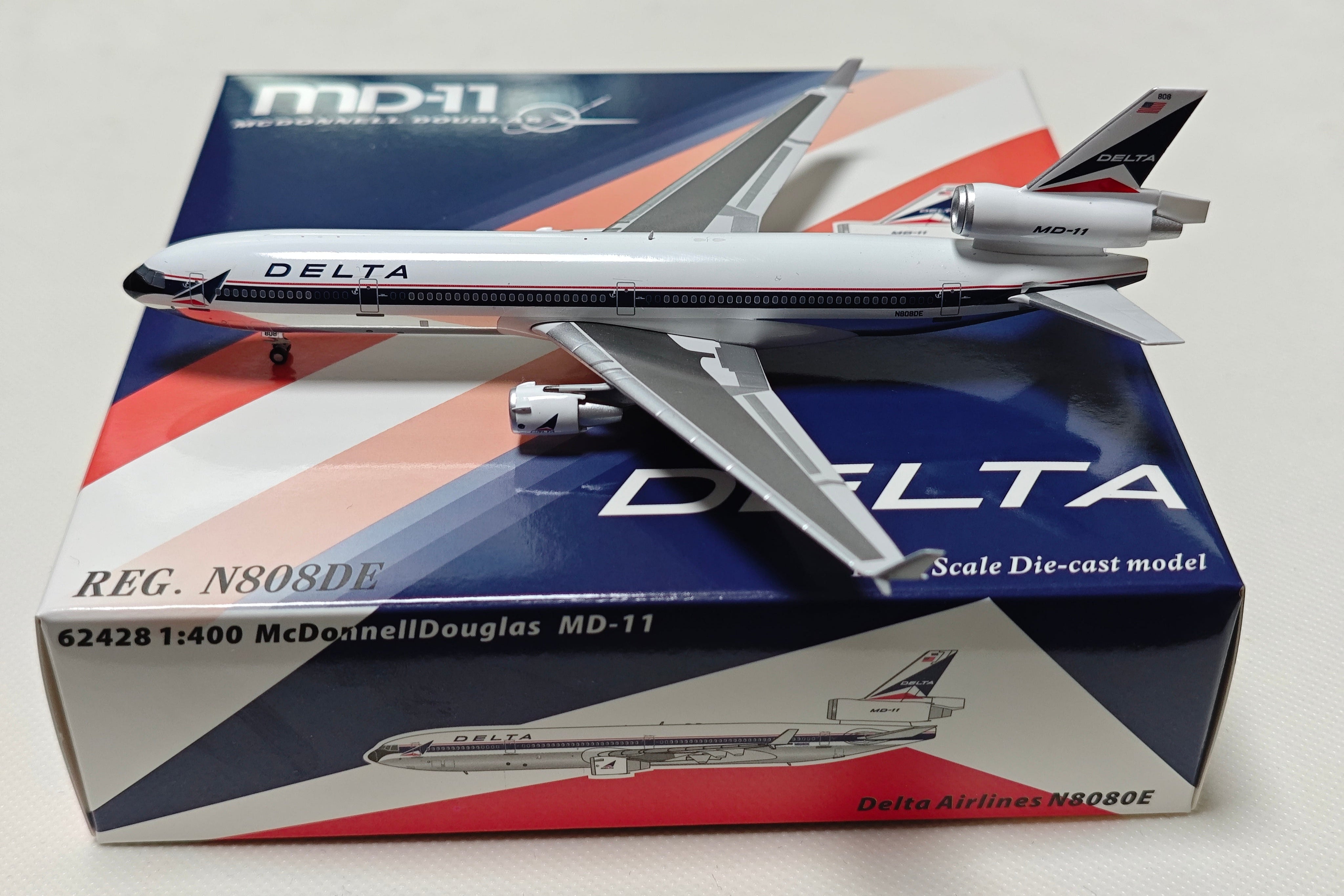 Delta Air Lines / McDonnell Douglas MD-11 / N808DE / 62428 / elaviadormodels
