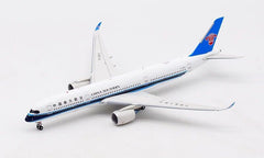 China Southern Airlines / Airbus A350-941 / B-30F9 / AV4127 / 1:400 elaviadormodels