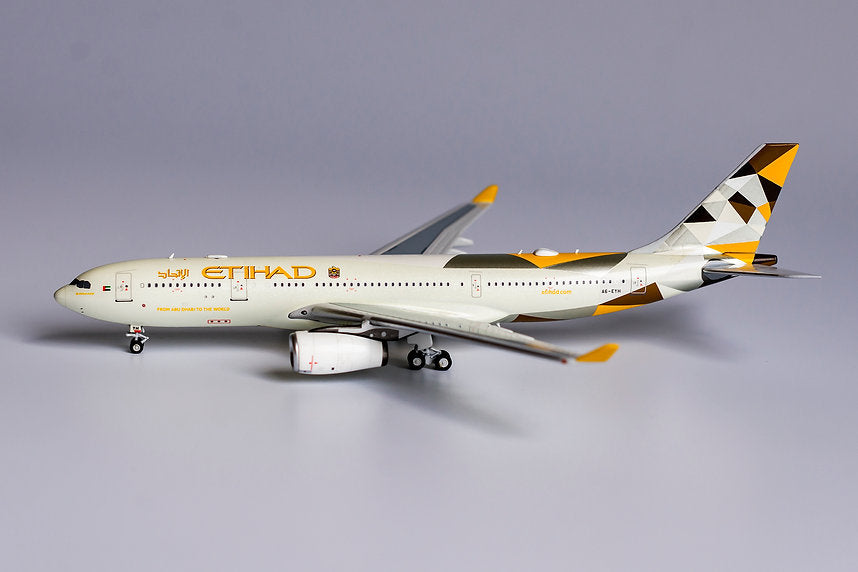 Etihad Airways / Airbus A330-200 / A6-EYH / 61027 / 1:400 elaviadormodels