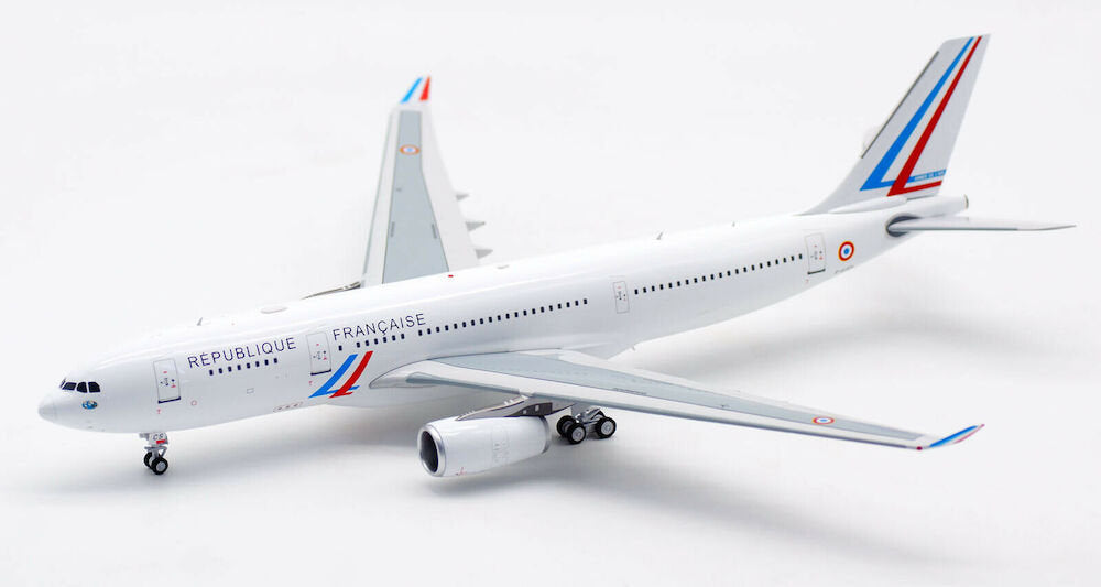 France - Air Force / Airbus A330-300 / F-UJCS / IF332FAF332 / 1:200 elaviadormodels