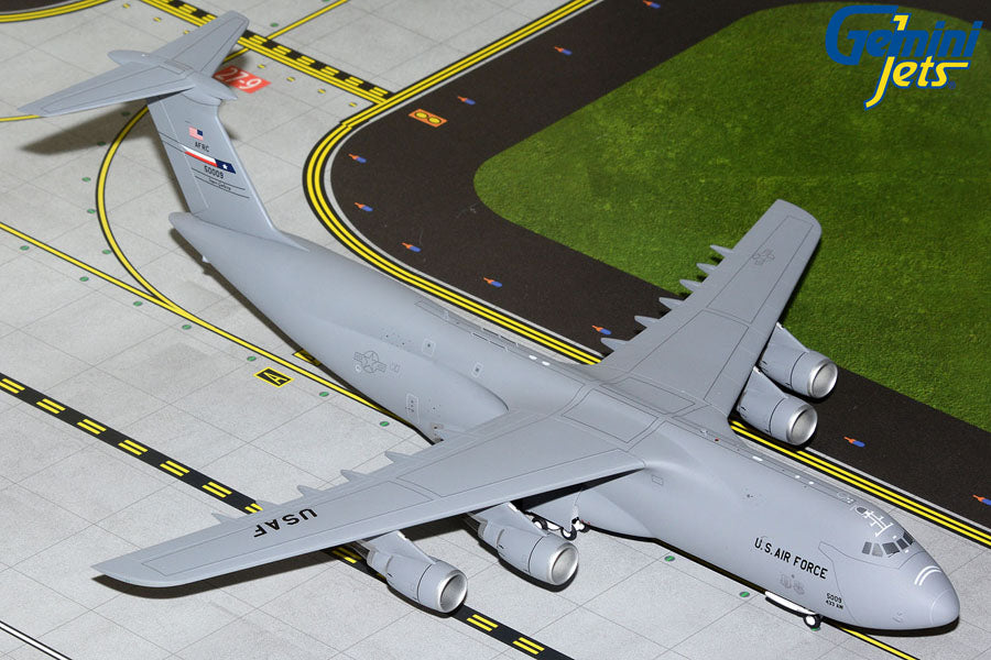 U.S. Air Force (Lackland AFB) / Lockheed C-5M / 85-0009 / G2AFO1135 / 1:200 elaviadormodels