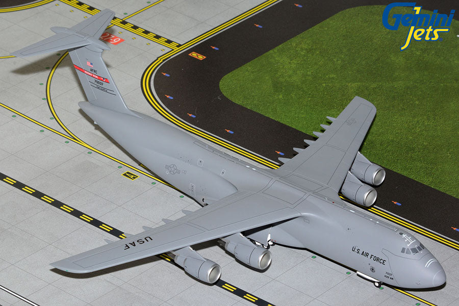 U.S. Air Force (Westover AFB) Super Galaxy / Lockheed C-5M / 87-0037 / G2AFO1136 / 1:200 elaviadormodels