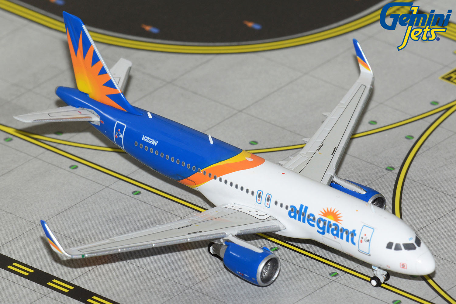 Allegiant Air / A320-200 / N252NV / GJAAY2326 / 1:400 elaviadormodels