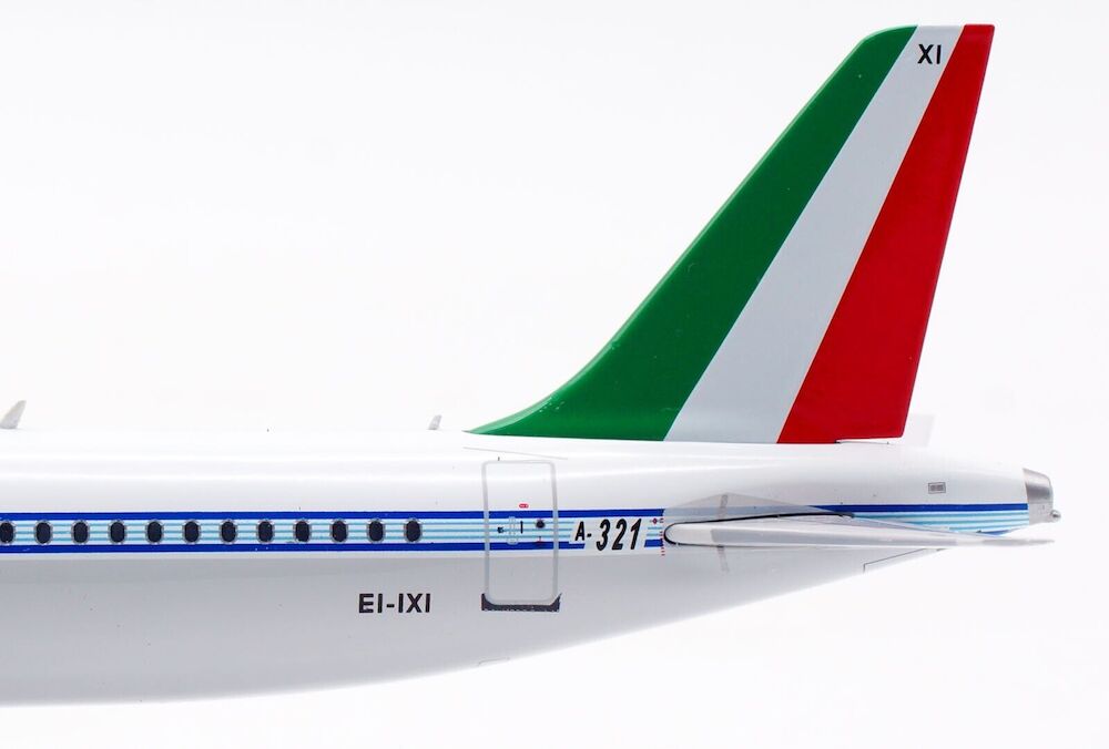 Alitalia / Airbus A321-100/ EI-IXI / IF321AZ0522 / 1:200 elaviadormodels