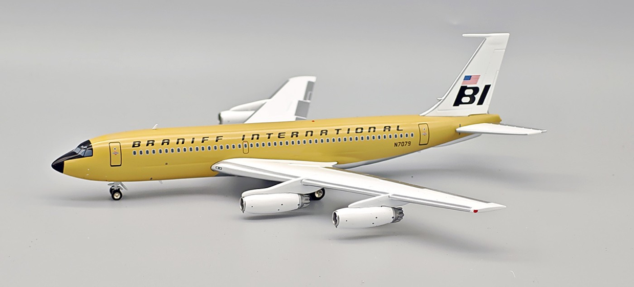 Braniff - Beige / Boeing 720-027 Super Jet / N7079 / IF720BN0825 / 1:200 elaviadormodels