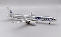 American Airlines (One World) / Boeing B757-200 / N174AA / IF752AA0832P / 1:200 elaviadormodels