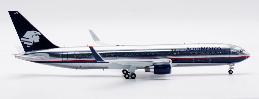 AeroMexico / Boeing 767-3Q8/ER / XA-APB / IF763AM1123P / 1:200 elaviadormodels