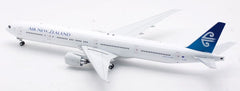 Air New Zealand / Boeing 777-300 / ZK-OKM / IF773NZ1223 / elaviadormodels