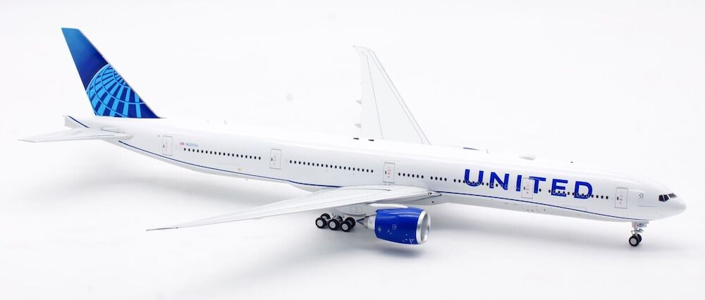 United Airlines / Boeing 777-300 / N2250U / IF773UA1123 / elaviadormodels