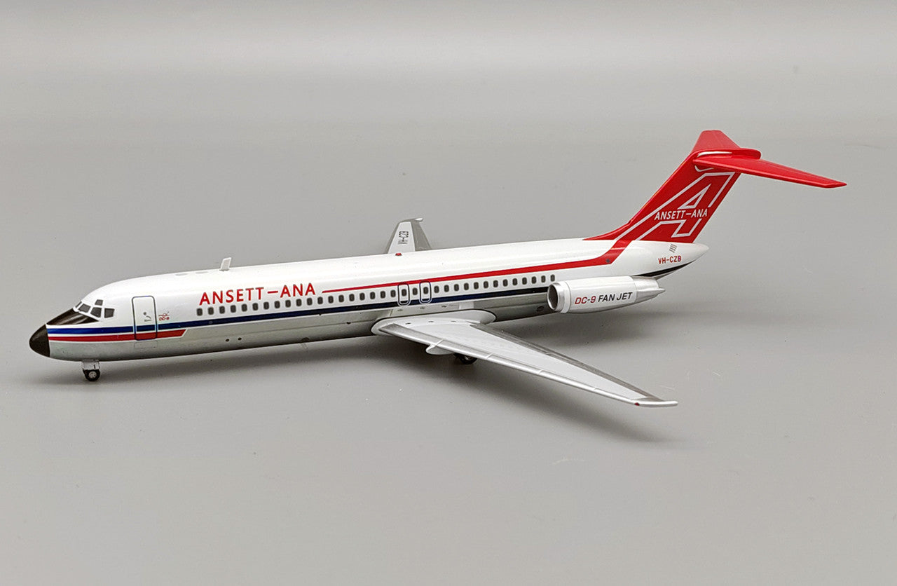Ansett – ANA / McDonnell Douglas DC-9-31 / VH-CZB / IF932AN0223P / 1:200 elaviadormodels