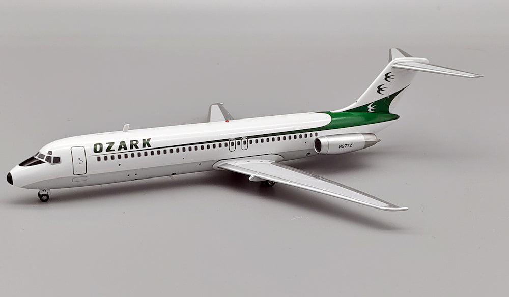 Ozark Air Lines / McDonnell Douglas DC-9 / N977Z / IF932OZ0224 / 1:200 elaviadormodels