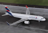 LATAM / Airbus A320-271 Neo / CC-BHG / 11906 / 1:400 elaviadormodels