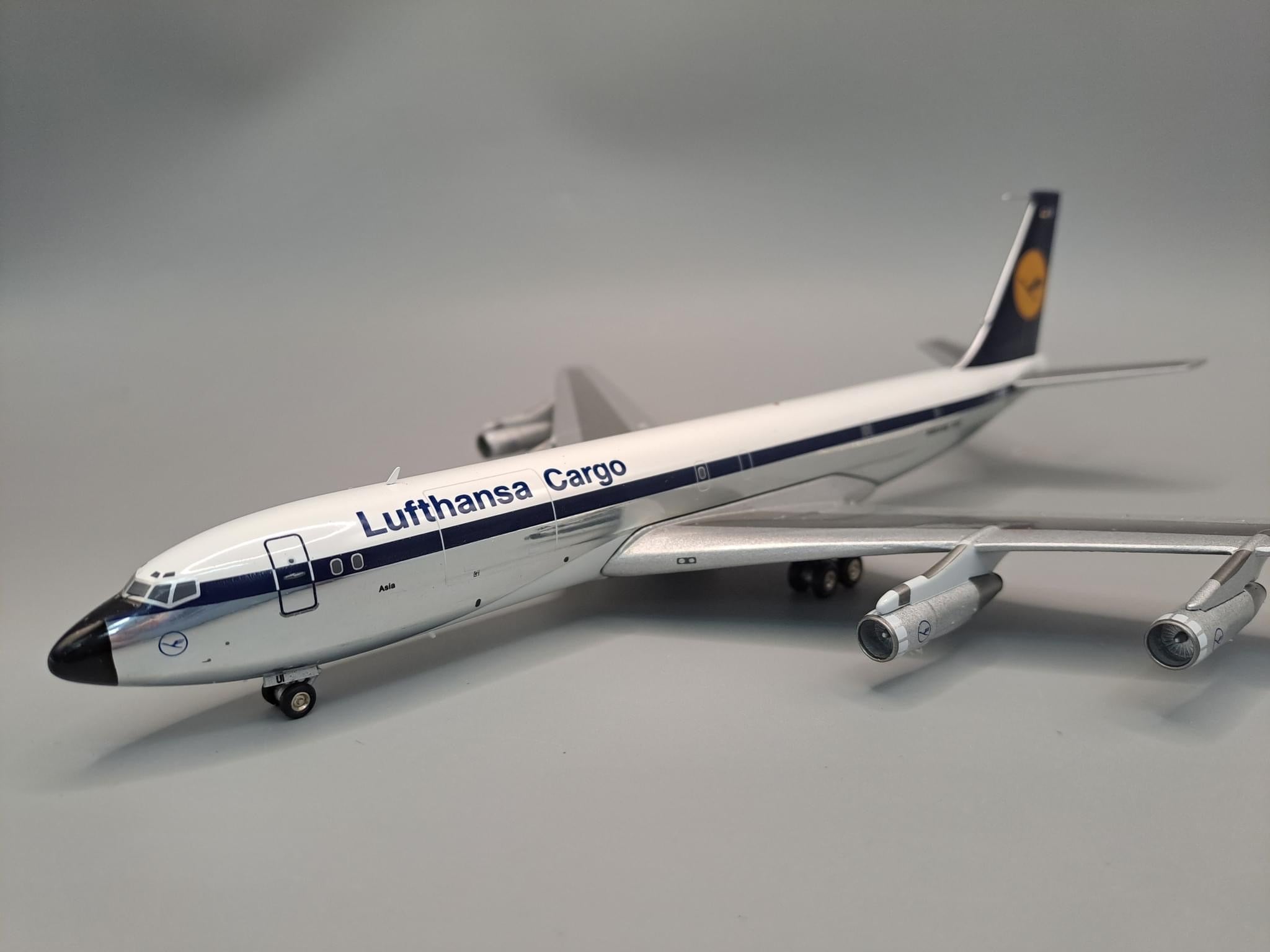 Lufthansa Cargo / Boeing 707-330C / D-ABUI / JF-707-3-006P / 1:200 elaviadormodels
