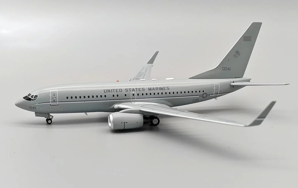 United States Marines (USMC) / Boeing C-40A / 170041 / JF-737-7-004 / 1:200 elaviadormodels