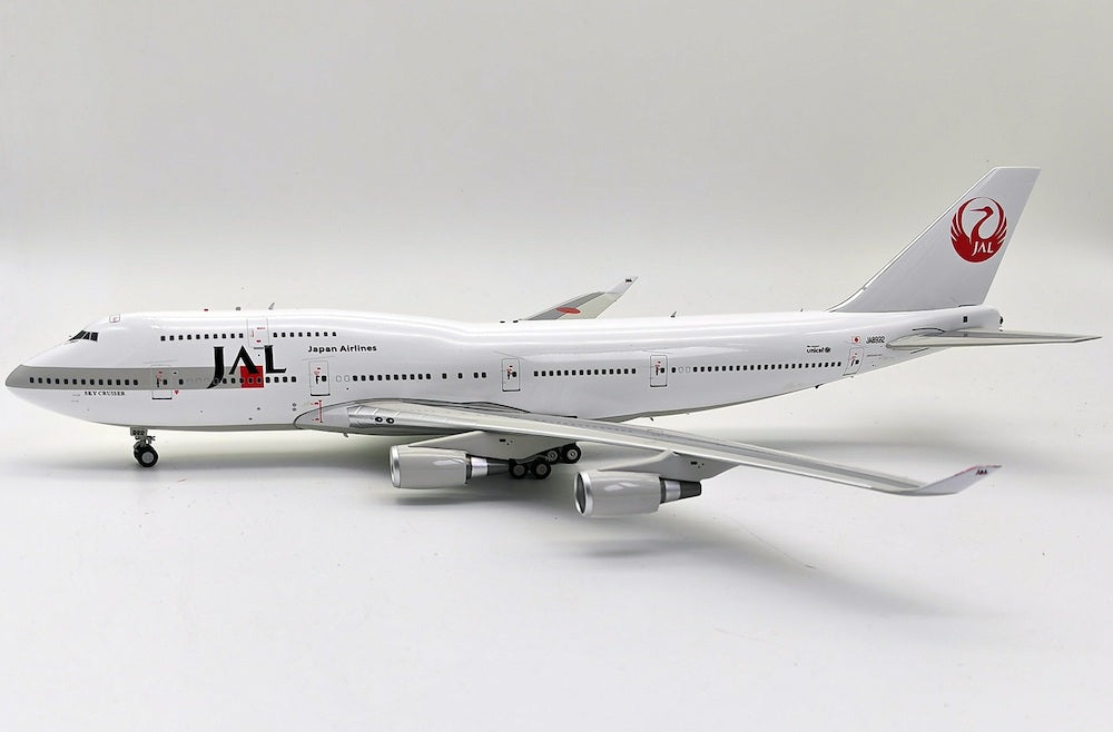 Japan Airlines - JAL / Boeing 747-400 / JA8922 / JF-747-4-048 / 1:200 elaviadormodels