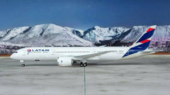 Latam / Boeing B787-9 / PS-LAA / PH4LAN2199 / 1:400 elaviadormodels