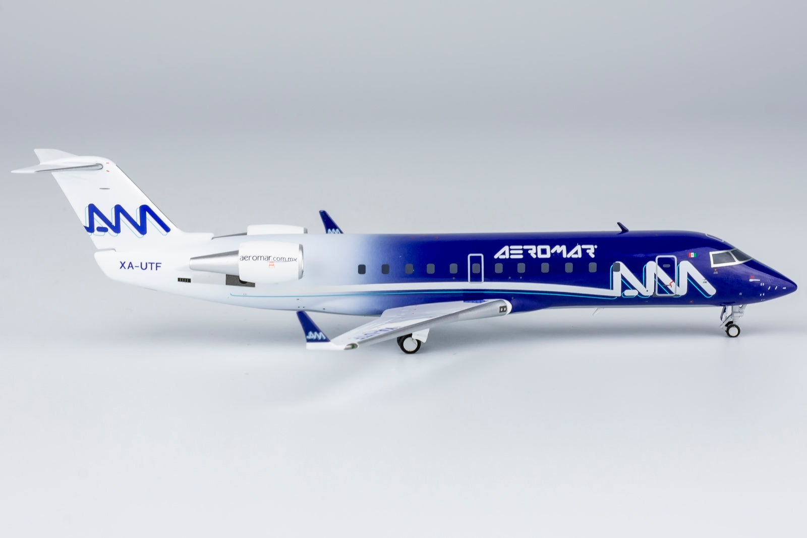 Aeromar / CRJ-200ER / XA-UTF / 52057 / 1:200 elaviadormodels