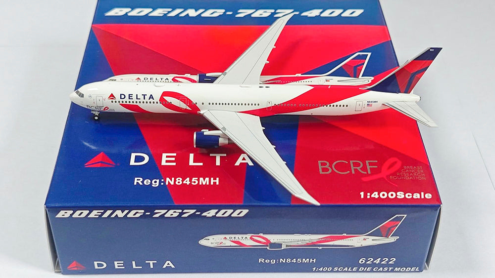 Delta Airlines (Breast Cancer Research Foundation 2015) / Boeing 767-400 / N845MH / 62422 / 1:400 elaviadormodels