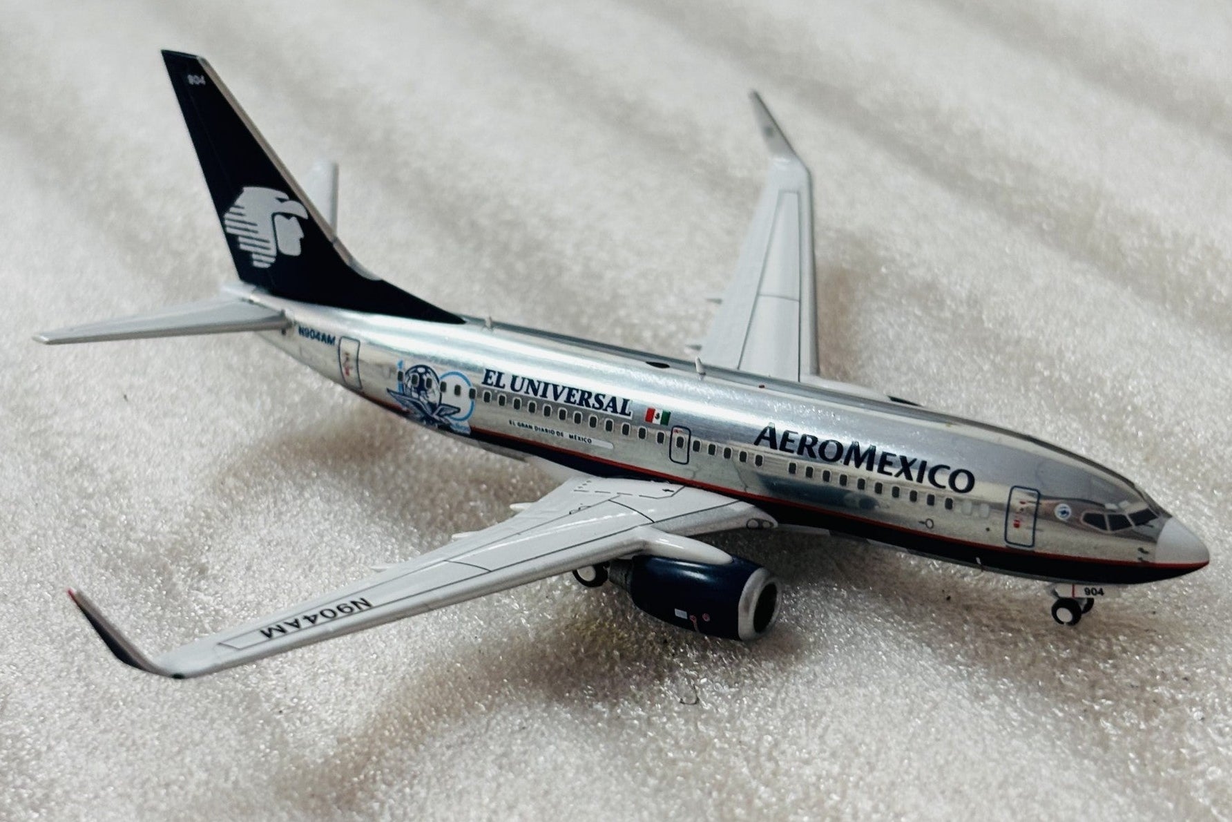Aeromexico / Boeing 737-700 / N904AM / 62522 / 1:400