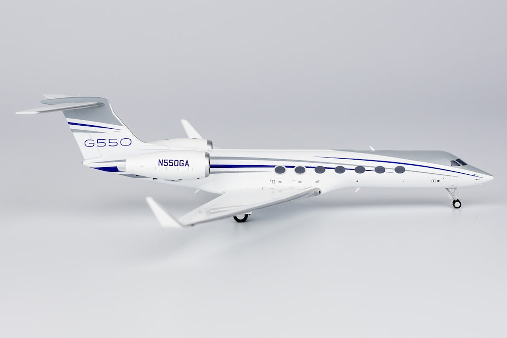 Gulfstream Aerospace /  Gulfstream G550 / N550GA / 75016 / 1:200