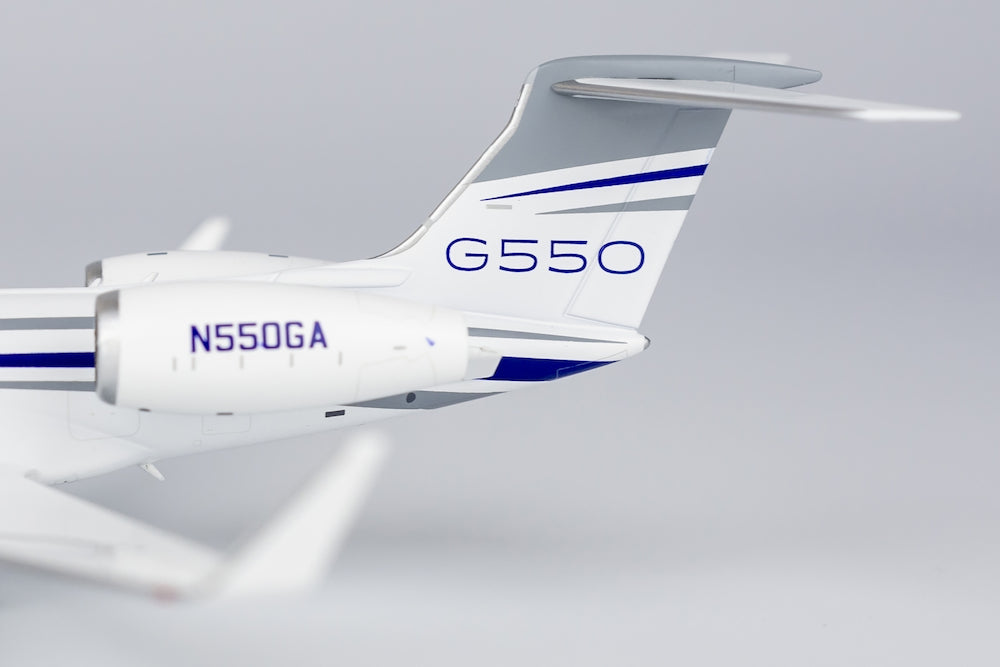 Gulfstream Aerospace /  Gulfstream G550 / N550GA / 75016 / 1:200