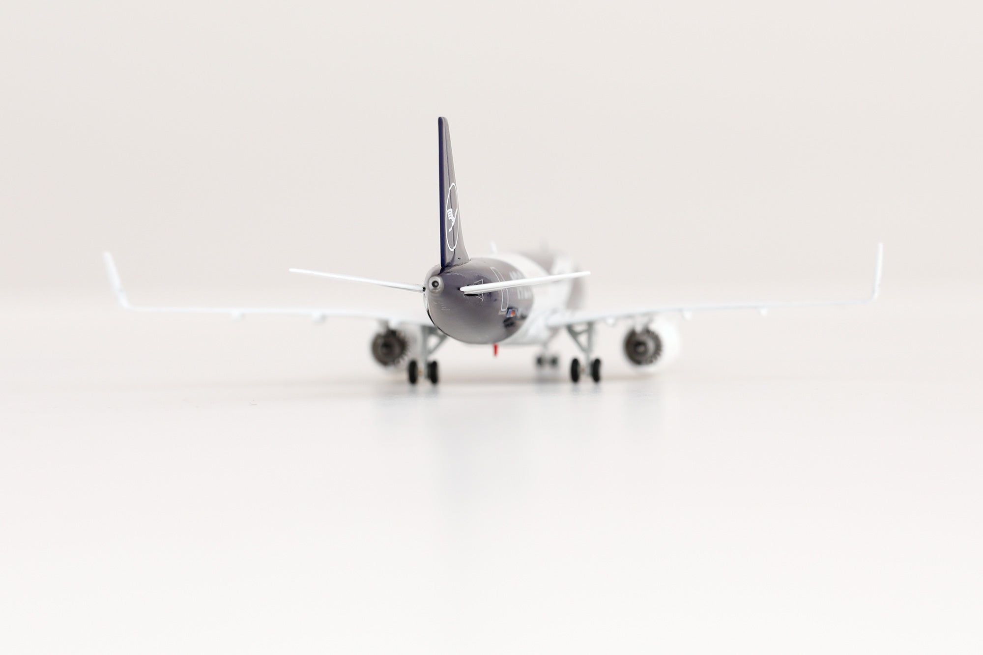 Lufthansa / Airbus A320 Neo / D-AING / A420701 / 1:400