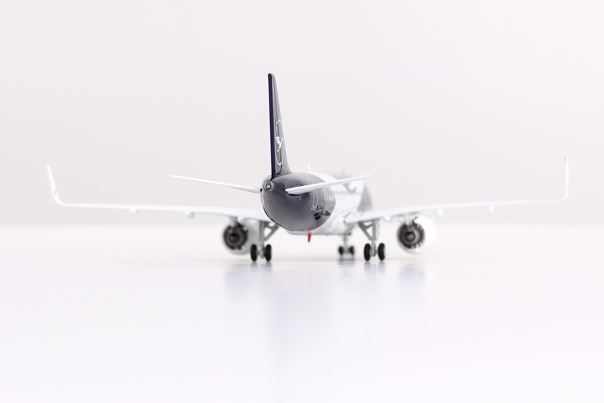 Lufthansa / Airbus A320 Neo / D-AIND / A420702 / 1:400