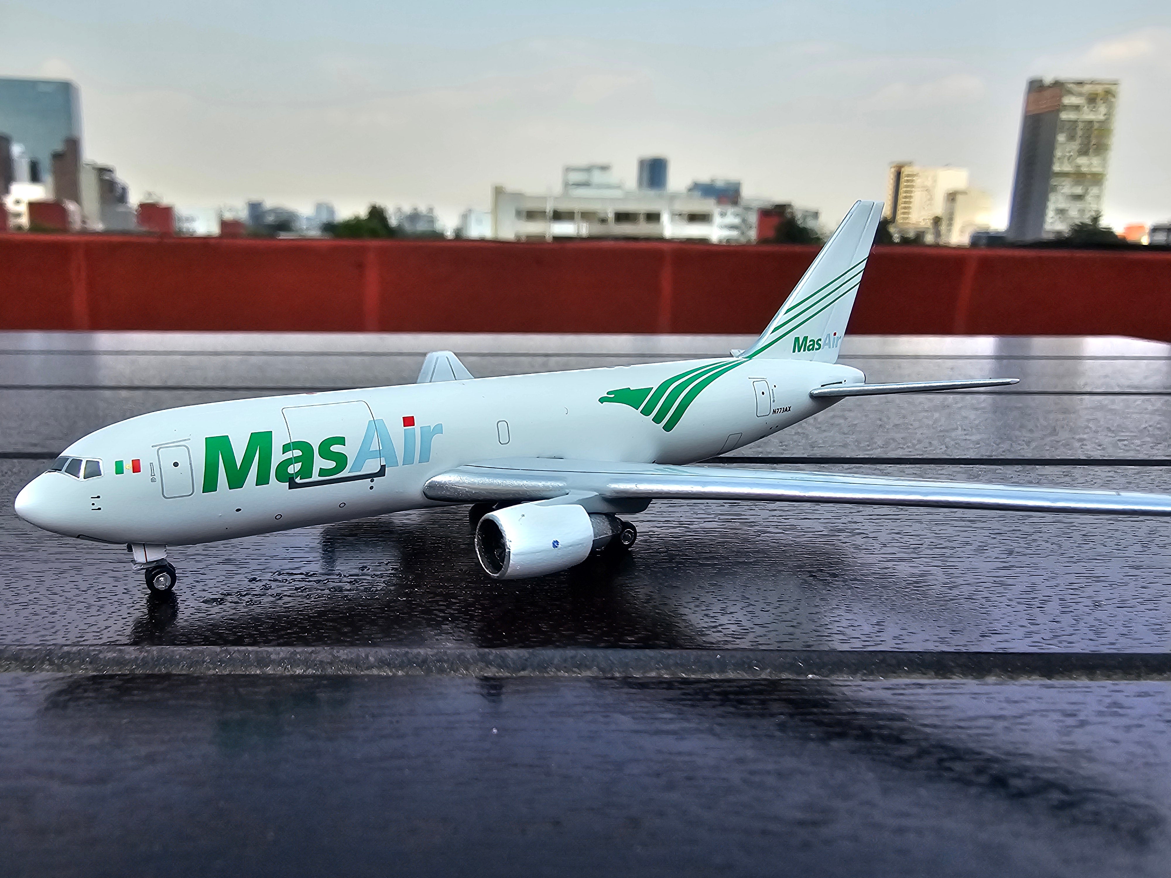 Mas Air / Boeing B767-200 / N773AX / AC411373 / elaviadormodels