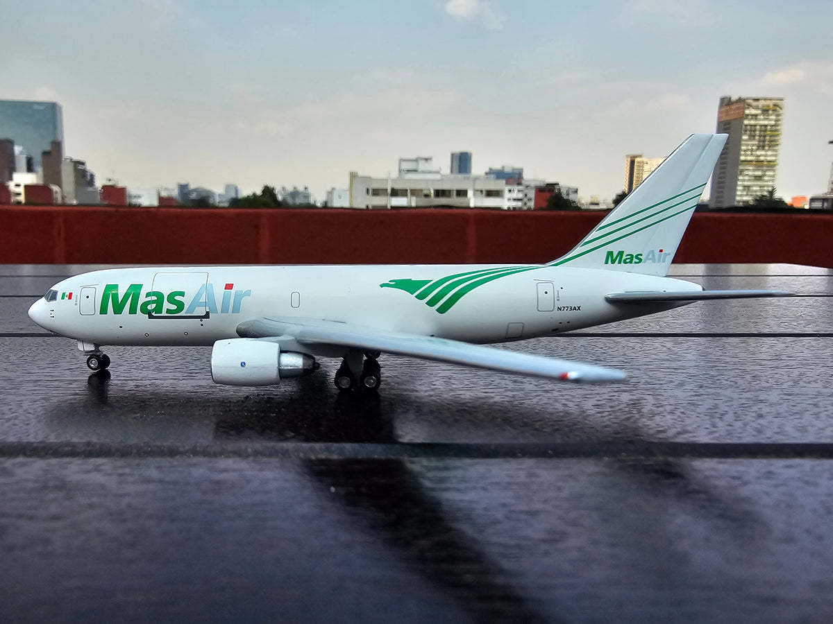 Mas Air / Boeing B767-200 / N773AX / AC411373 / elaviadormodels