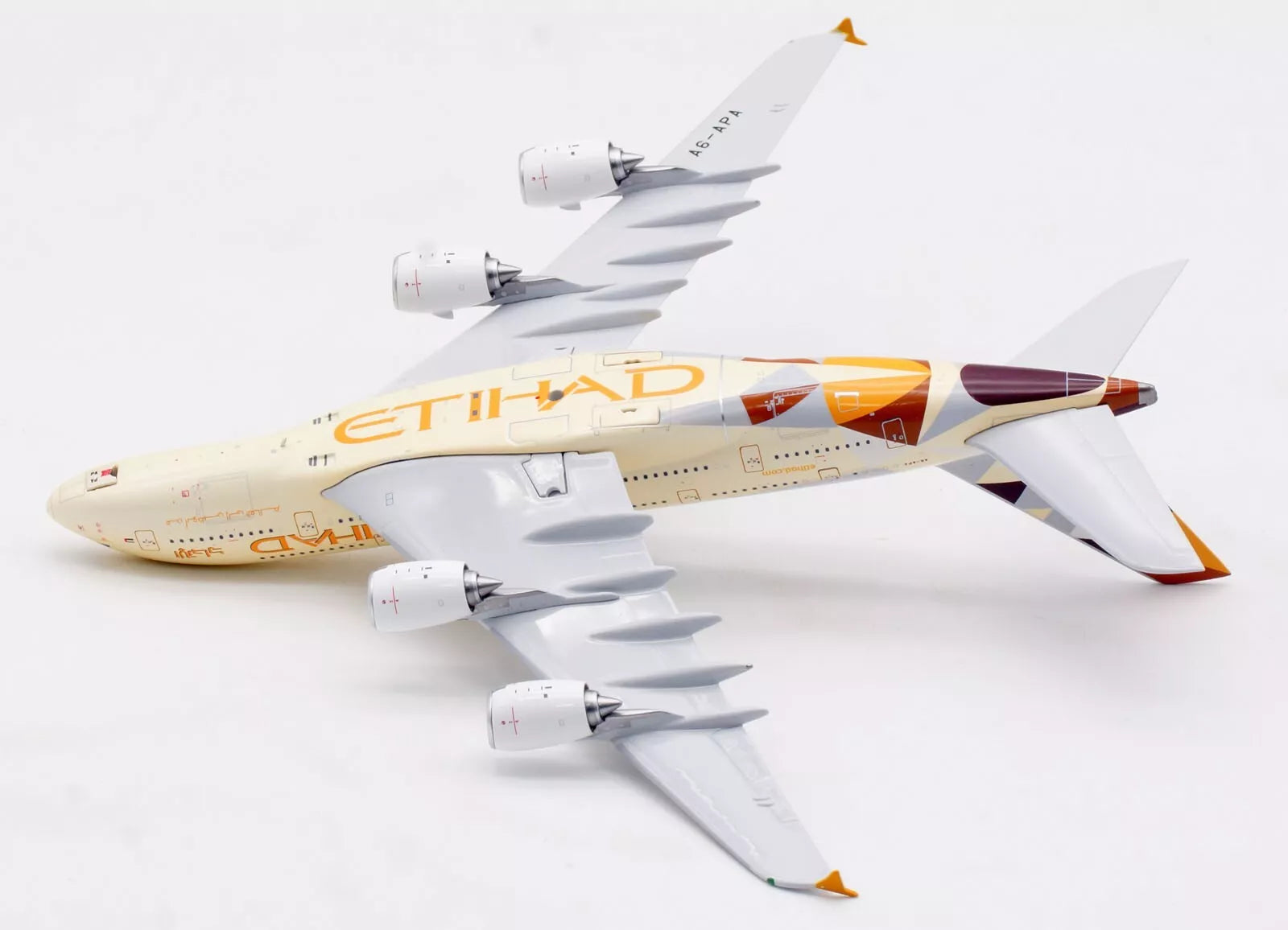 Etihad / Airbus A380-841 / A6-APA / AV4184 / 1:400 elaviadormodels