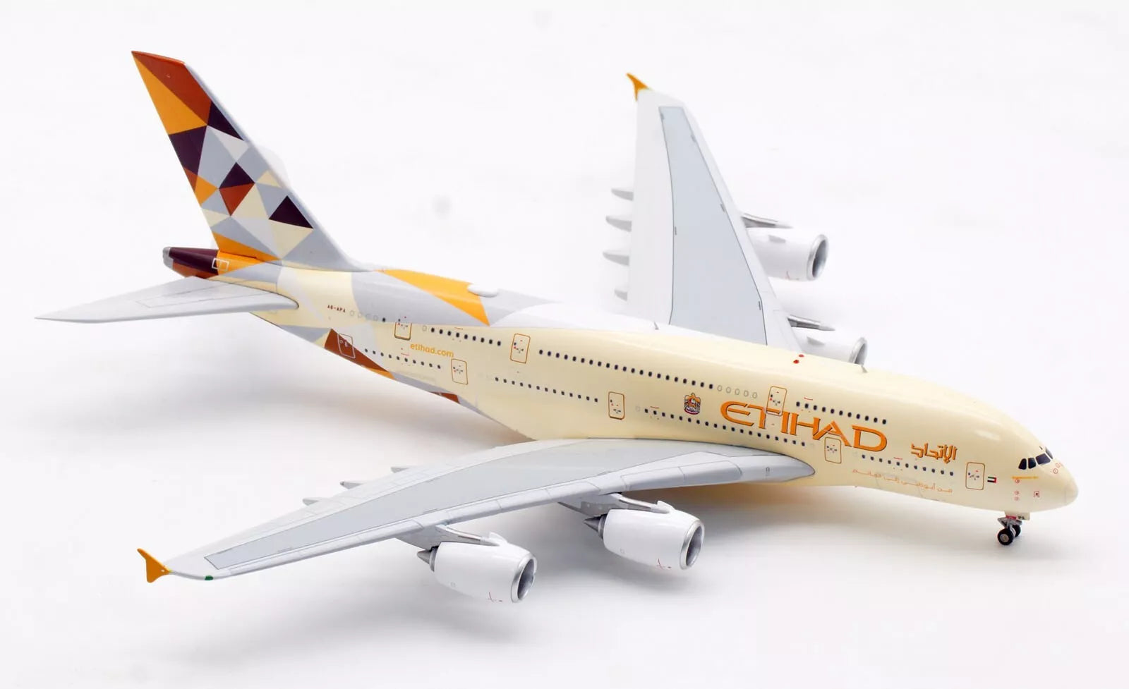 Etihad / Airbus A380-841 / A6-APA / AV4184 / 1:400 elaviadormodels