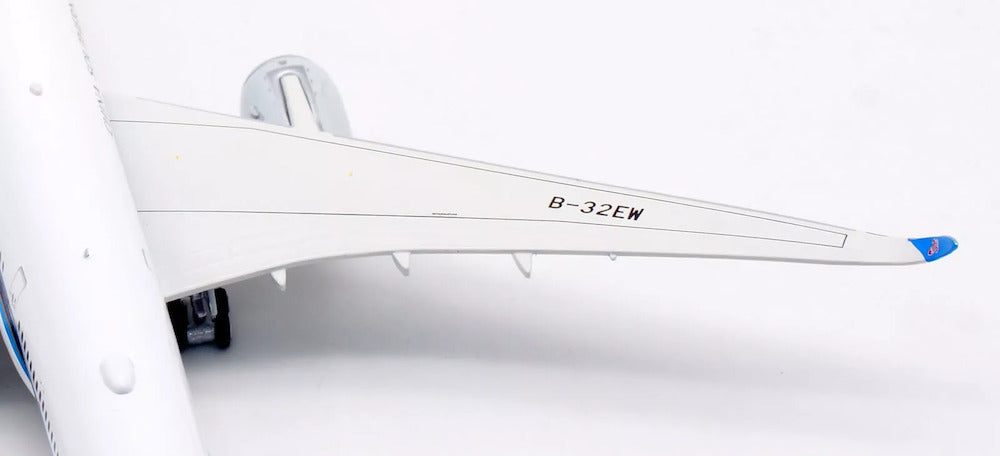 China Southern Airlines / Airbus A350-941 / B-32EW / AV4207 / elaviadormodels