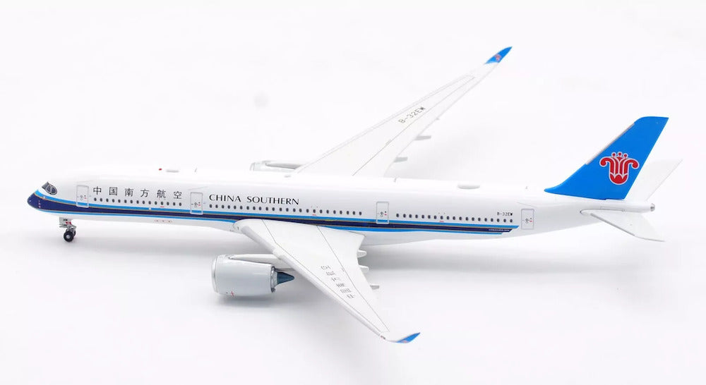 China Southern Airlines / Airbus A350-941 / B-32EW / AV4207 / elaviadormodels