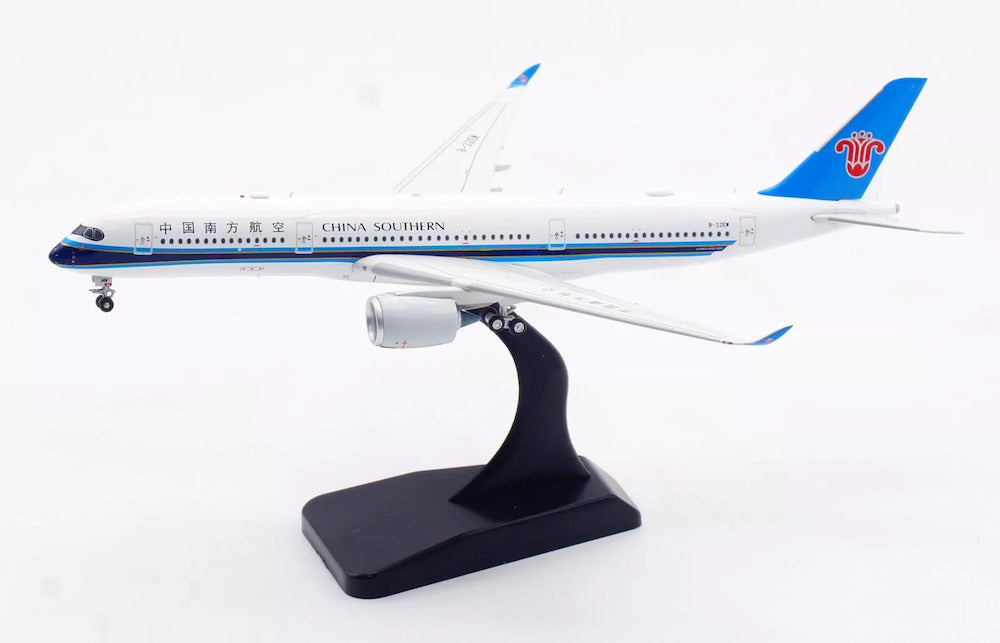 China Southern Airlines / Airbus A350-941 / B-32EW / AV4207 / 1:400