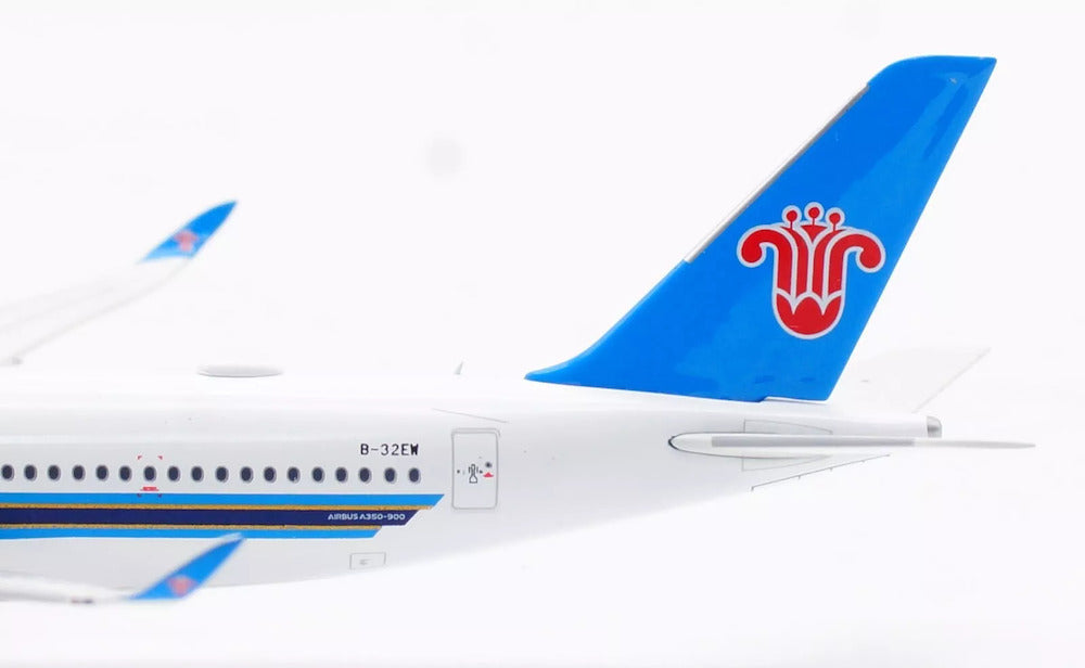 China Southern Airlines / Airbus A350-941 / B-32EW / AV4207 / elaviadormodels
