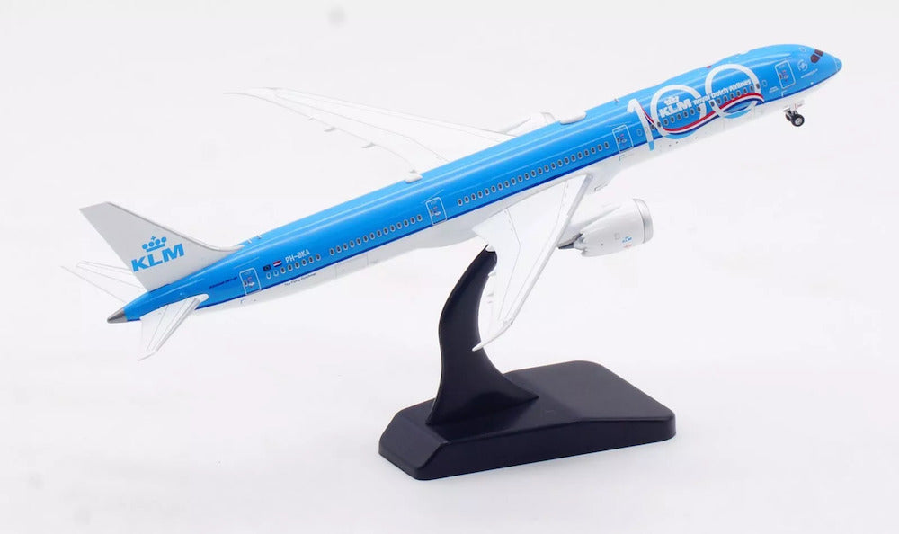 KLM Royal Dutch Airlines / Boeing 787-10 Dreamliner / PH-BKA  / AV4230 / elaviadormodels