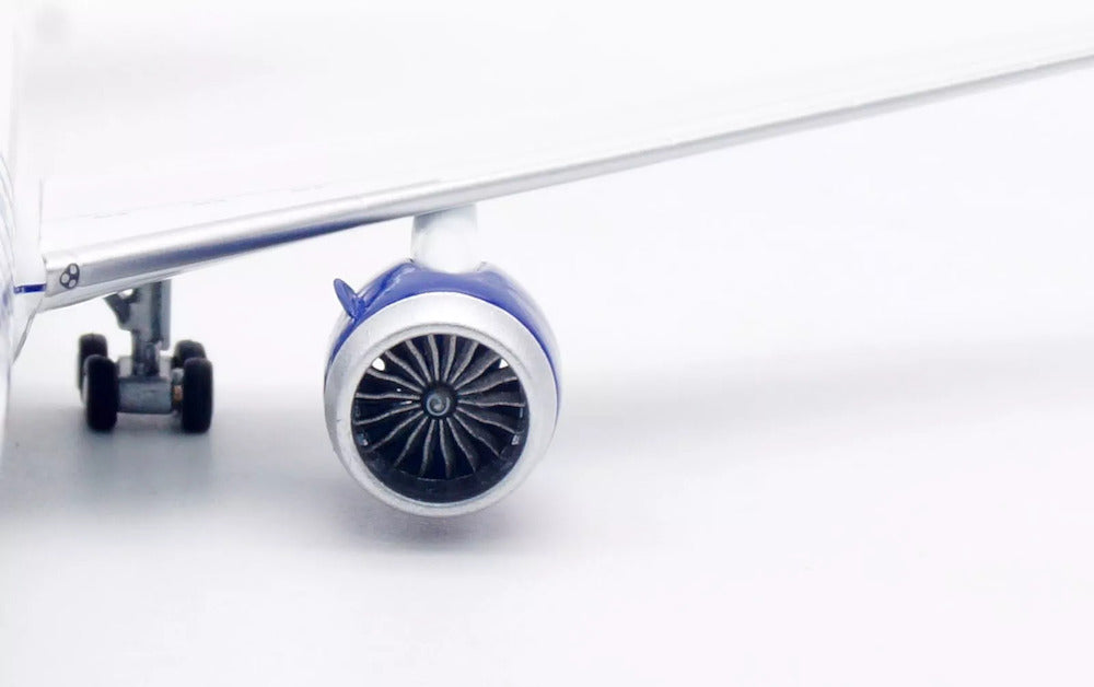 United Airlines / Boeing 787-10 Dreamliner / N17015 / AV4235 / elaviadormodels