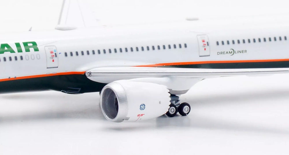 EVA Air / Boeing 787-10 Dreamliner / B-17803 / AV4247 / 1:400