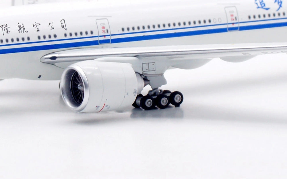 Air China / Boeing 777-300ER / B-2085 / AV4295 / 1:400 elaviadormodels