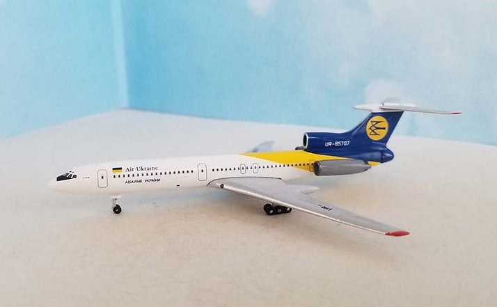 Air Ukraine / TU-154 / UR-85707 / AC411189 / 1:400