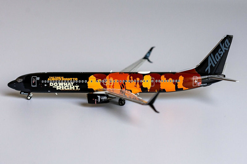 Alaska Airlines / B737-900ER / N492AS / 79003 / 1:400