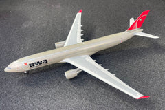 Northwest Airlines / Airbus A330-323 / N807NW / B-333-807 / 1:200