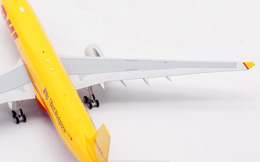 DHL / Airbus A330-300P2F / D-AJFK / B-333-JFK / elaviadormodels