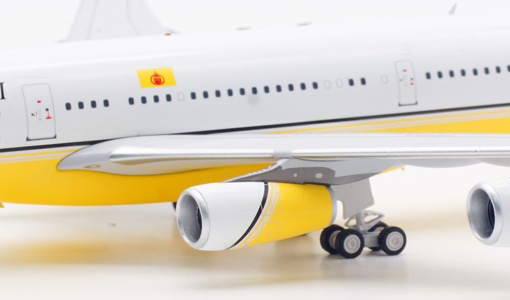 Royal Brunei Airlines / Airbus A340-200 / V8-001 / B-342-001 / elaviadormodels