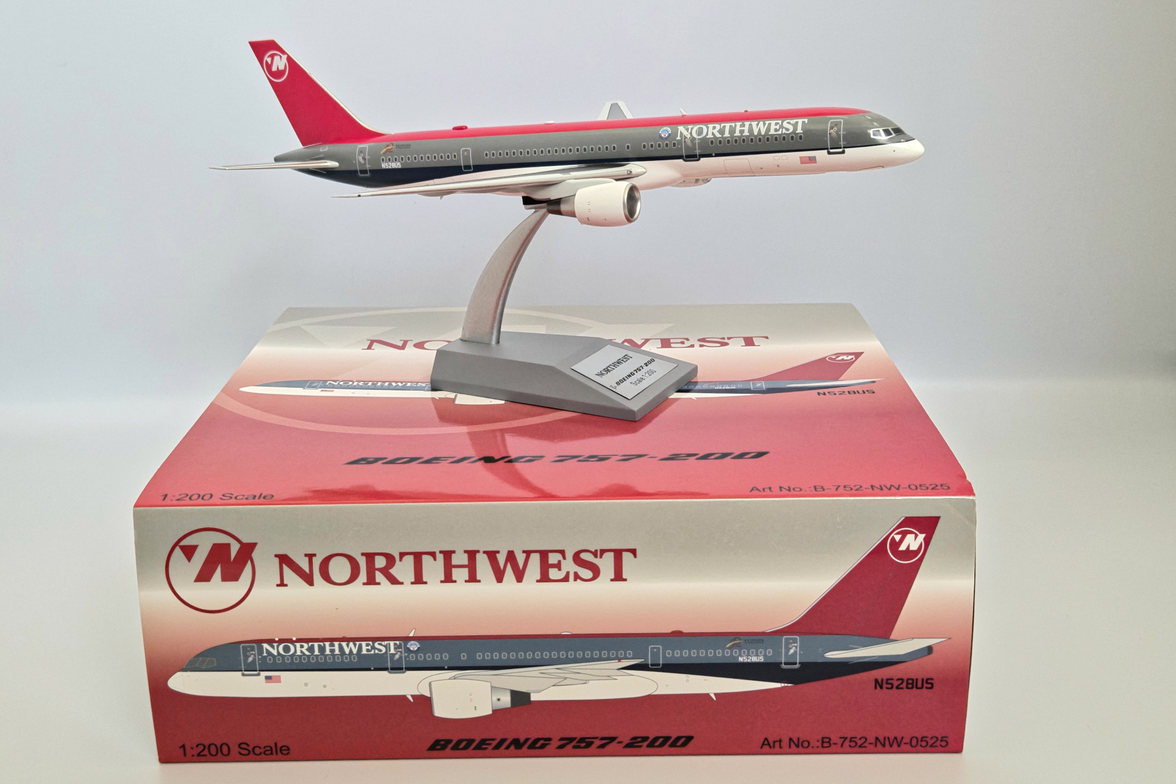 Northwest Airlines / Boeing B757-200 / N528US / B-752-NW-0525 / 1:200
