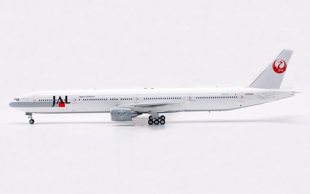 Japan Airlines - JAL  / Boeing 777-300 / JA8945 / B-773-JAL-945 / elaviadormodels