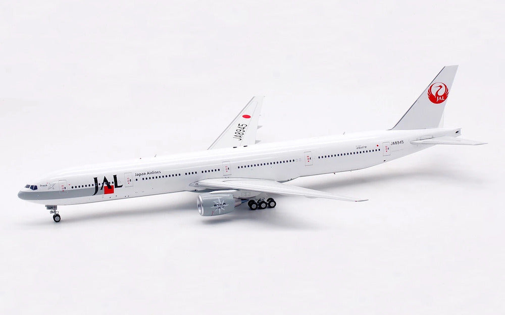 Japan Airlines - JAL  / Boeing 777-300 / JA8945 / B-773-JAL-945 / elaviadormodels