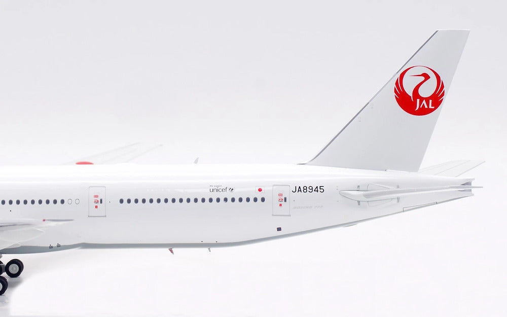 Japan Airlines - JAL  / Boeing 777-300 / JA8945 / B-773-JAL-945 / elaviadormodels